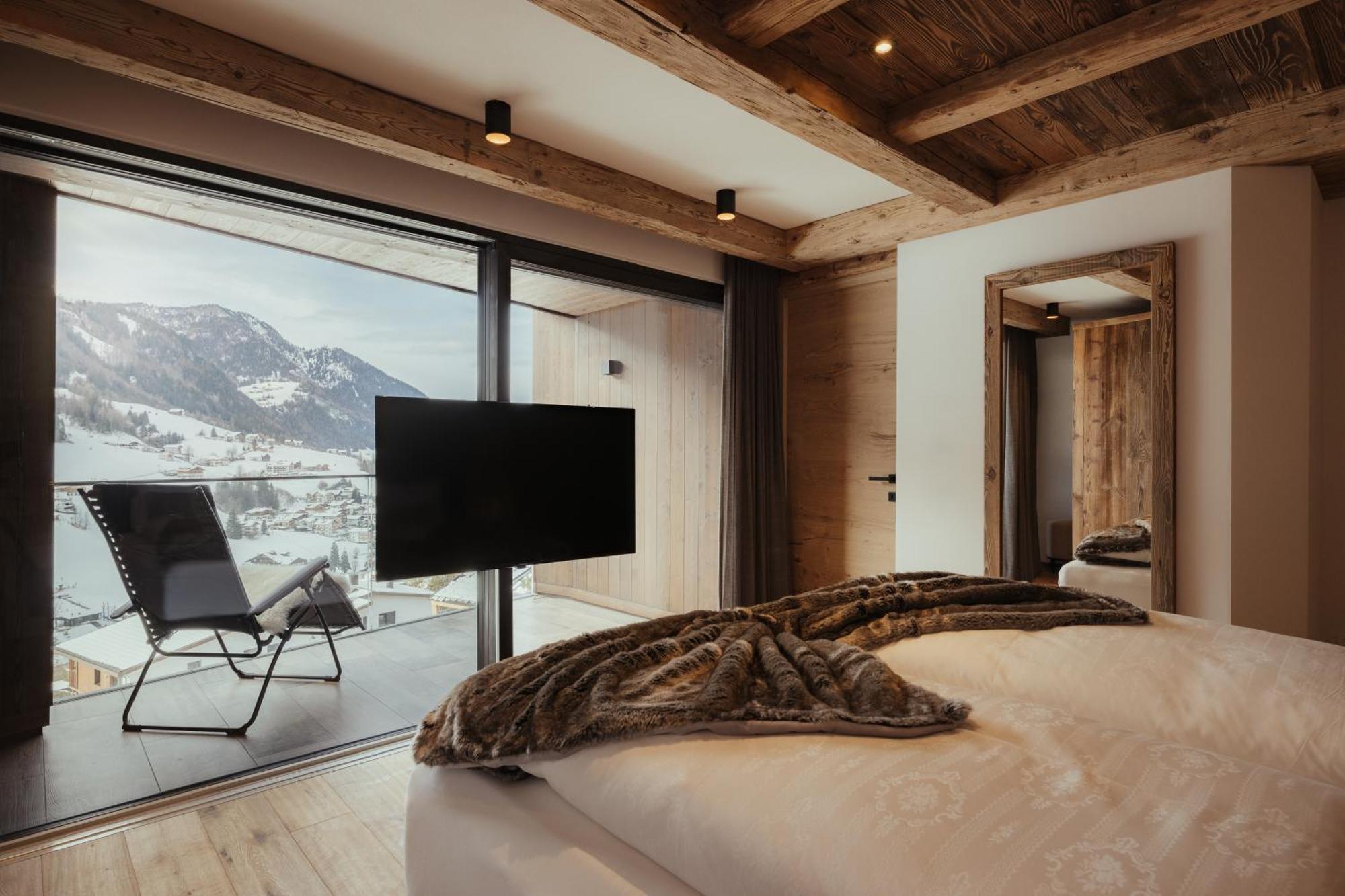 Luxury Chalet P Ortisei Bagian luar foto