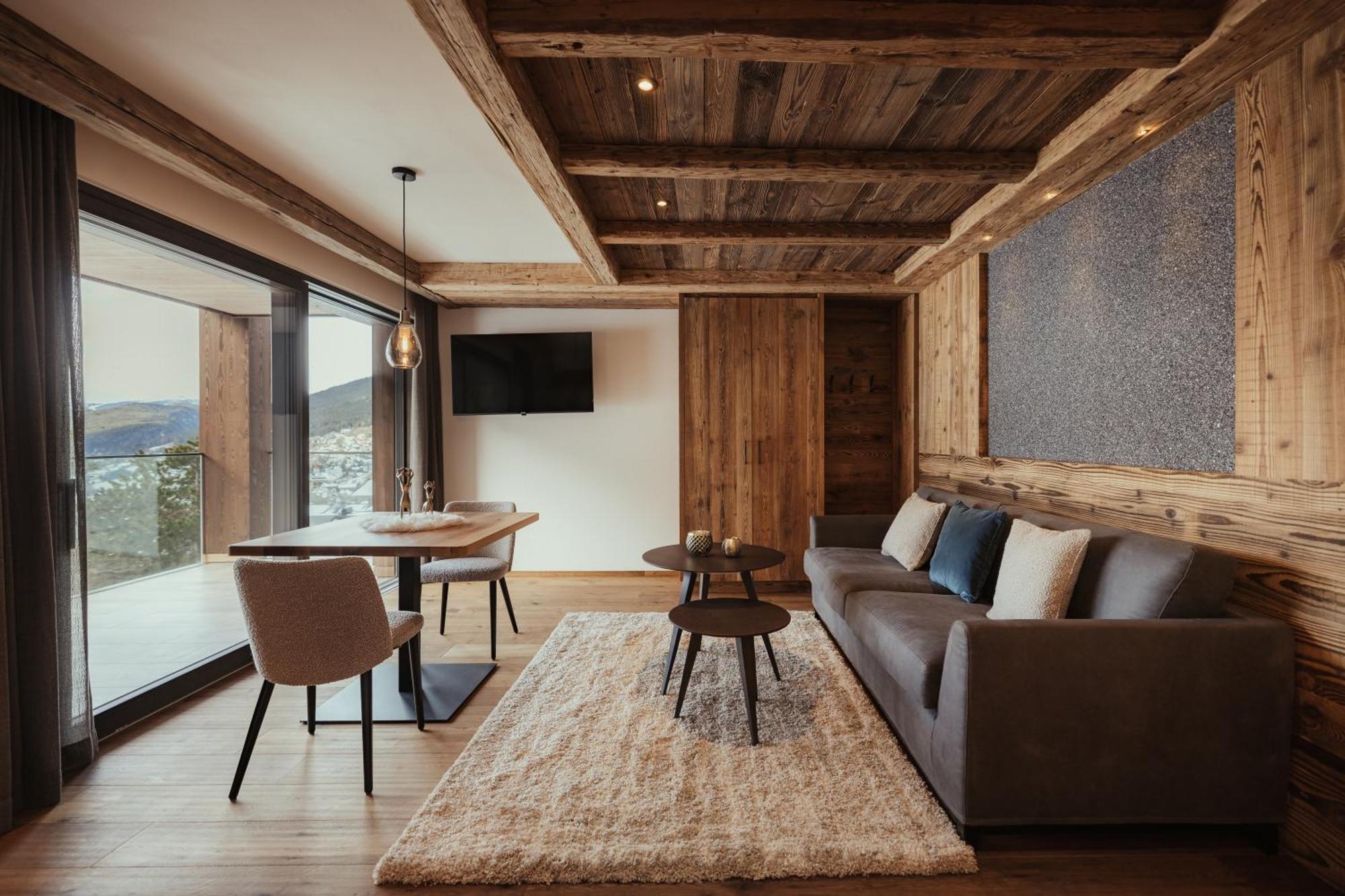 Luxury Chalet P Ortisei Bagian luar foto
